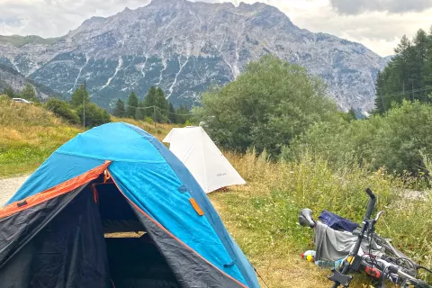 Kamp sredi Alp na Francosko- italijanski meji / Foto: Rok Logar