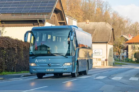 V kranjski občini so v času decembrskih prireditev na določene dni brezplačni avtobusni prevozi. / Foto: Primož Pičulin