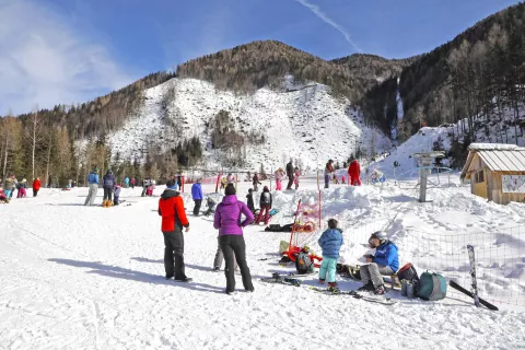 Park Jezersko reportaža smučanje drsanje sankanje tek na smučeh / Foto: Tina Dokl