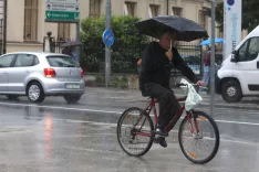 padavine dež neurje fronta temperatura prognoza dežnik slabo vreme nevihta / Foto: Gorazd Kavčič