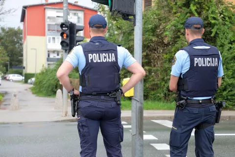 varnost v prometu policist policija Kranj / Foto: Tina Dokl