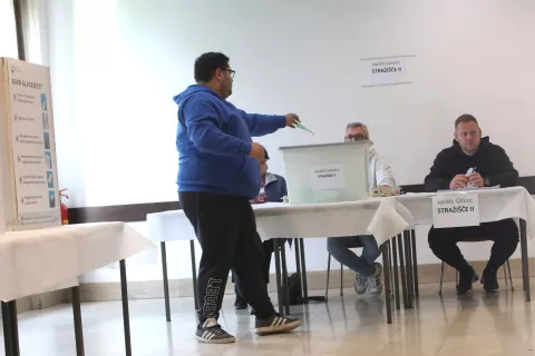 referendum KS Stražišče in KS Gorenja sava združitev občina Kranj / Foto: Gorazd Kavčič