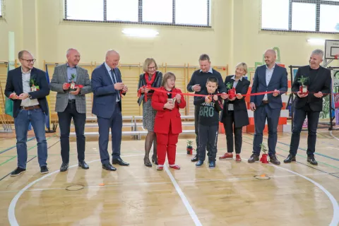 Učenci Osnovne šole Jela Janežiča so poskrbeli za prisrčen program. / Foto: Tina Dokl