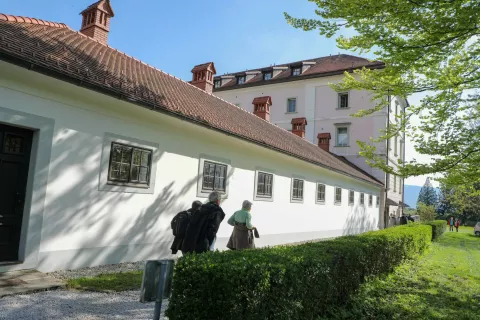 Med naložbami je tudi obnova Muzeja talcev. / Foto: Tina Dokl