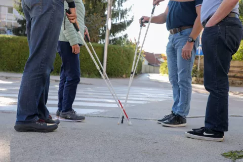 Zgodba petih prostorov bo vključevala tudi podatke za dostopnost zunanjega prostora in dostopnost urbanega okolja. / Foto: Tina Dokl