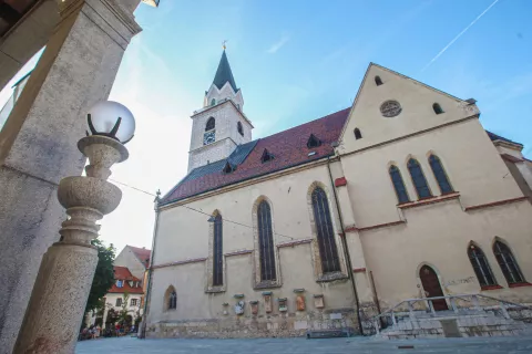 V Kranju so letos nadomestilo za uporabo stavbnega zemljišča prvič odmerili tudi za verske stavbe. / Foto: Gorazd Kavčič