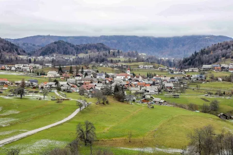 Tiskana izdaja Gorjanske kronike, publikacije, ki bo beležila bogato zgodovino kraja, je predvidena za leto 2026. / Foto: Tina Dokl