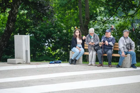 Eden od uspešnih projektov participativnega proračuna na Jesenicah je bila postavitev urbane opreme na Čufarjevem trgu. / Foto: Nik Bertoncelj