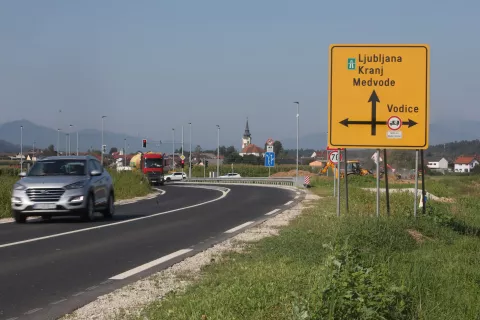 obvoznica Vodice odprtje obvozna cesta semafor / Foto: Gorazd Kavčič