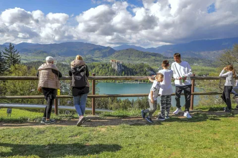 večer nad Bledom kresovanje na Straži 2023 / Foto: Tina Dokl