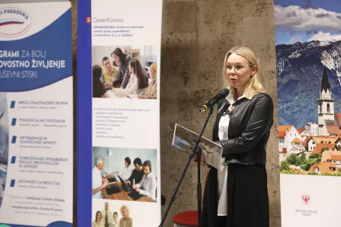 Direktorica Centra za socialno delo Gorenjska Urška Repar Justin je opozorila na pomen medsebojne pomoči in solidarnosti. / Foto: Gorazd Kavčič