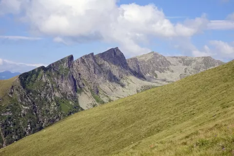 Pogled na dolino Hintergraben. Glavni koničasti vrh v grebenu je Böse Nase. / Foto: Jelena Justin / Foto: 