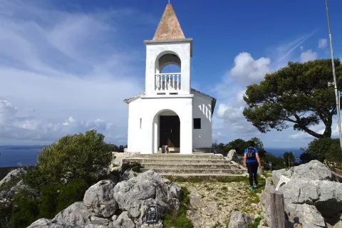 Cerkev Gospe iz Loreta stoji na vrhu hribčka Mali Bokolj./ Foto: Jelena Justin / Foto: 