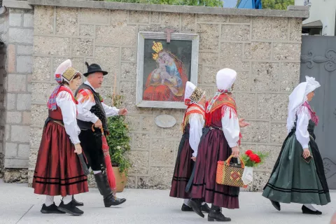 Veliki šmaren cerkveni praznik Brezje 2022 maševal ljubljanski nadškof in metropolit msgr Stanislav Zore / Foto: Tina Dokl