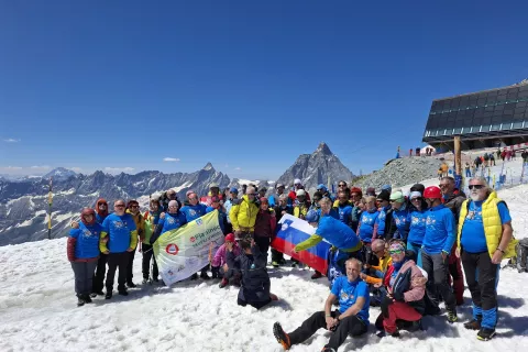 V odpravi inPlanincev na Breithorn je bilo skupaj kar petdeset udeležencev, med njimi tudi Gorenjci. / Foto: arhiv Inplaninec