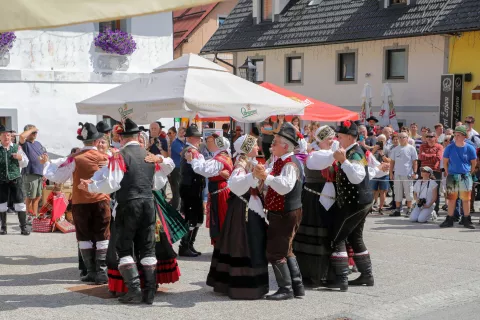 Vaški dan kulturno etnološka prireditev organizator TD Rateče na vaškem trgu po domače Gorica       Rateče občina Kranjska gora / Foto: Tina Dokl