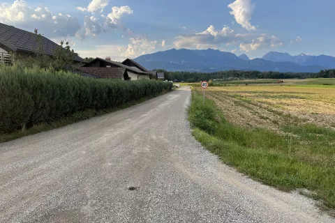 Ocenjena vrednost gradnje brez davka na dodano vrednost znaša 667 tisoč evrov. / Foto: Aleš Senožetnik