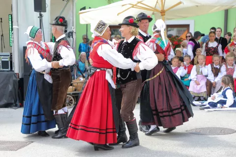 Vaški dan s prikazom narodnih noš Rateče / Foto: Tina Dokl