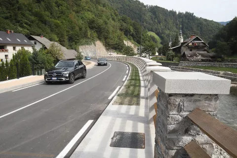 uradno odprtje obvoznica Železniki mimo plavža izgradnja obvoznice stari del vasi / Foto: Gorazd Kavčič